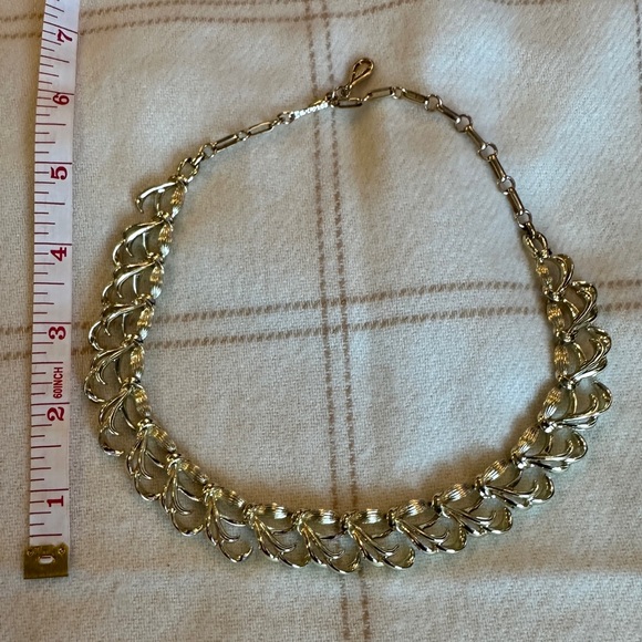 Vintage Monet Gold-Tone Statement Necklace Signed - Picture 1 of 6